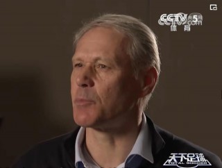 央视解说c罗(c罗央视访谈视频)，央视专访C罗，足球巨星的成功之路，央视专访C罗，足球巨星的成功之路