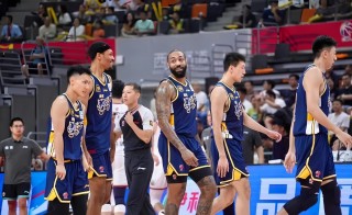 广东男篮今天的比赛(广东男篮今天的比赛在哪个台播出)