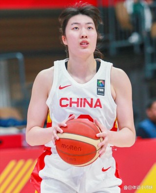 中国女篮十二人简历(中国女篮十二人简历是谁)