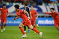 国足踢得过美国吗(国足能踢过乌克兰吗)