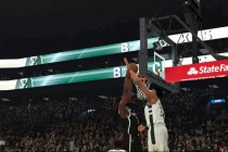 nba篮网vs雄鹿(NBA篮网vs雄鹿21年g5在线观看)