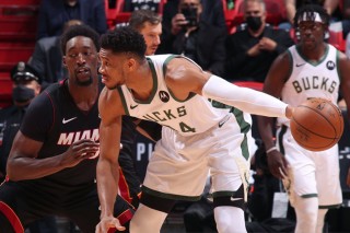 nba季后赛热火vs雄鹿直播(nba季后赛热火vs雄鹿直播视频)