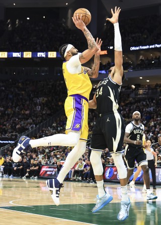 nba湖人vs雄鹿(nba湖人vs雄鹿录像回放)