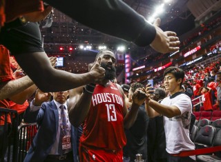 nba最新新闻(NBA最新新闻300感受)