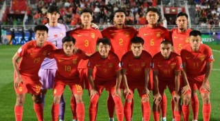关于02年国足10号球员政治问题的信息
