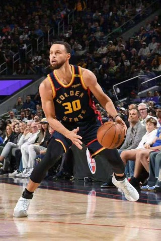 nba排名西部和东部最新(nba排名西部和东部最新完整比赛)