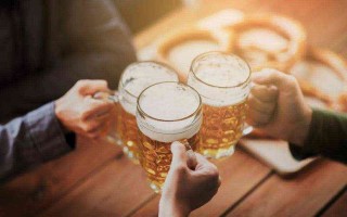怀孕可以喝啤酒(怀孕可以喝啤酒烧的菜吗)，怀孕期间能否饮用啤酒或食用啤酒烧的菜？，怀孕期间能否饮用啤酒或食用啤酒烧的菜？