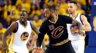 16年nba总决赛(1516年nba总决赛)，勇士队与骑士队史诗般的对决——NBA总决赛回顾，勇士队与骑士队史诗对决，回顾2015-2016年NBA总决赛