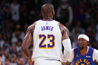 今天nba赛现场直播湖人(今天nba赛程cctv5直播湖人)