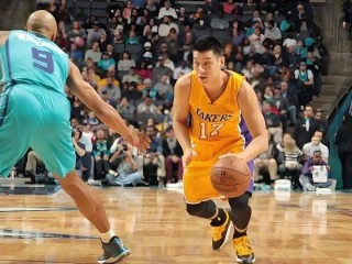 尼克斯对湖人全场回放林书豪38分(尼克斯对湖人录像回放)