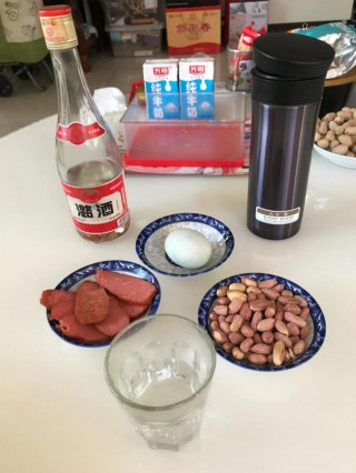白酒第二天(白酒第二天还能测出来吗)，白酒第二天是否还能测出酒精含量？，白酒第二天是否还能测出酒精含量？