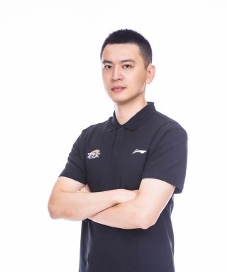 辽宁男篮主教练杨鸣(辽宁男篮主教练杨鸣球员非常努力)，辽宁男篮主教练杨鸣赞扬球员努力表现，辽宁男篮主教练杨鸣赞扬球员努力表现，肯定球队团队精神