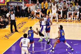 nba直播湖人vs火箭(nba直播湖人火箭在线观看)，NBA直播，湖人VS火箭对决，NBA直播，湖人VS火箭对决，在线观看火热进行中