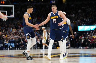 76人直播在线观看(NBA湖人vs76人直播在线观看)