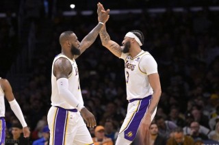 nba雄鹿vs湖人比赛(nba雄鹿vs湖人全部比赛)
