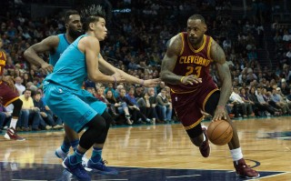 新浪nba直播间(nba新浪体育直播视频)