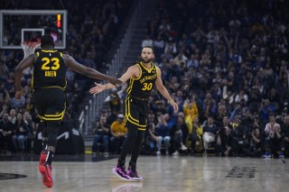 nba季后赛(今天)(nba季后赛今天湖人直播)，今日NBA季后赛，湖人直播引发关注，今日NBA季后赛焦点，湖人直播引关注