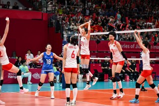 中国女排vs意大利现场直播(中国女排vs意大利现场直播台是哪个)