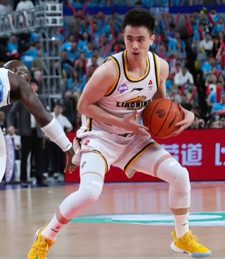 中国cba男篮球员名单(中国cba男篮球员名单扎小辫的是谁)