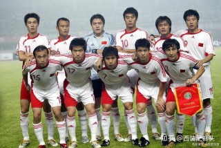关于02年国足10号球员政治问题的信息
