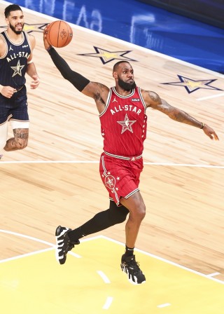 美国nba篮球比赛(美国nba篮球比赛录像回放)