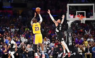 nba在线观看免费观看湖人(nba直播在线观看免费湖人勇士)