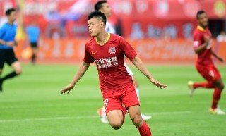 国足10号前锋犯了什么事(国足10号前锋犯了什么事啊)