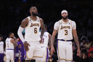 nba常规赛湖人vs雷霆(211湖人vs雷霆)