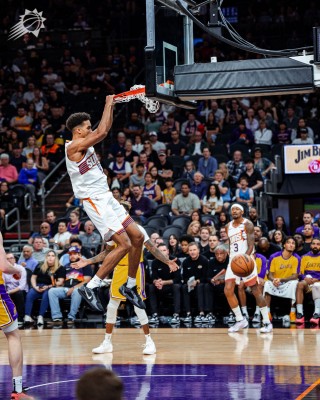 最新nba比赛(最新nba比赛现场照片)
