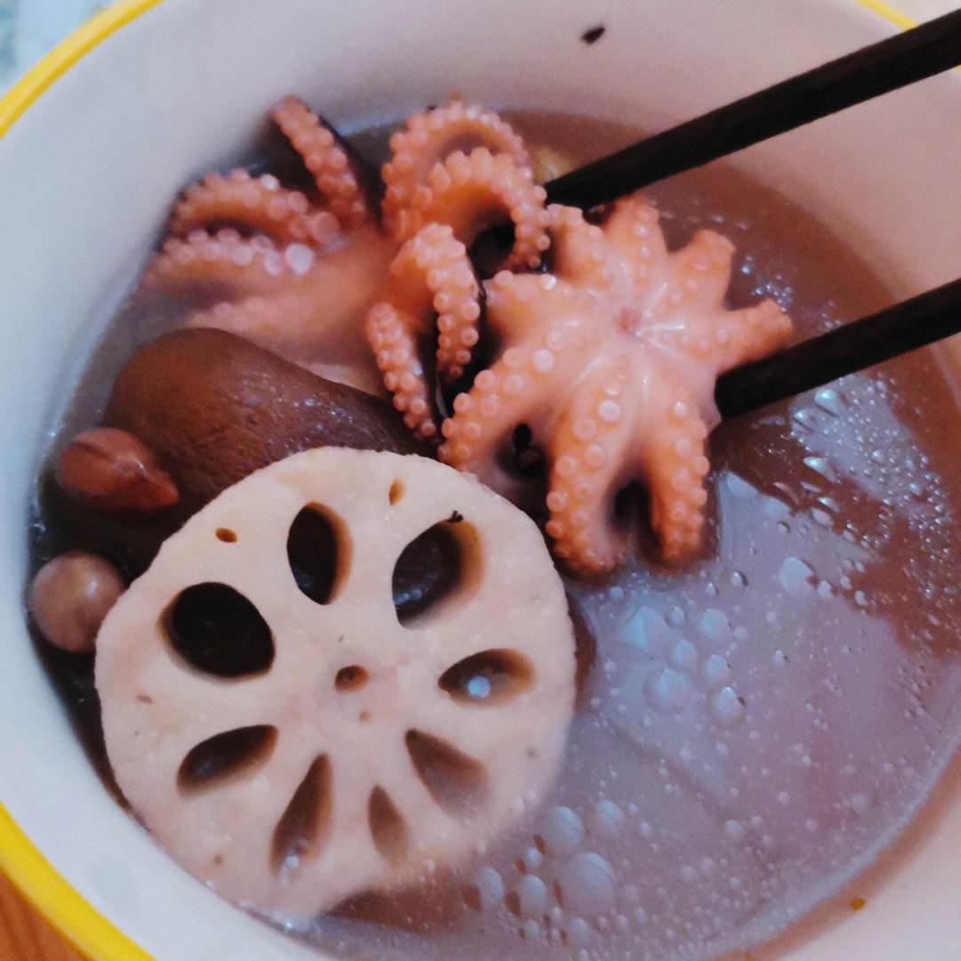 甜白酒煮鸡蛋下奶吗(甜白酒煮鸡蛋下奶吗怎么做)，甜白酒煮鸡蛋能否催奶及其制作方法，甜白酒煮鸡蛋能否催奶？制作方法揭秘  第2张