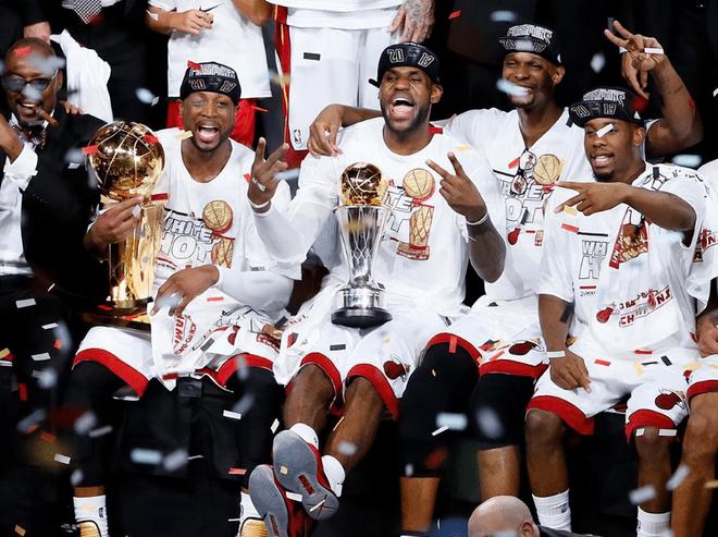 nba热火三巨头(nba热火三巨头时期录像)，NBA热火三巨头时期录像回顾，NBA热火三巨头时期录像回顾，传奇的瞬间  第2张