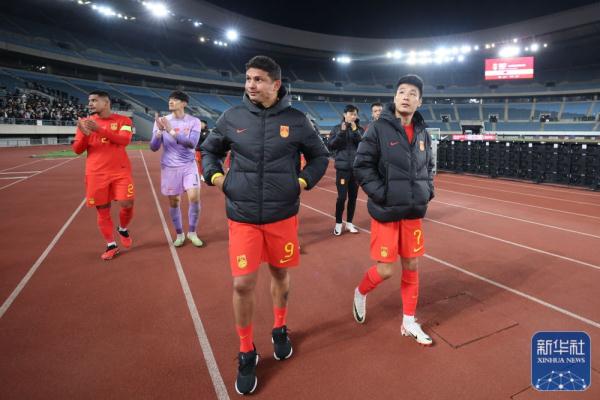 中国队vs乌兹别克斯坦直播(中国vs乌兹别克斯坦足球纪录)  第1张