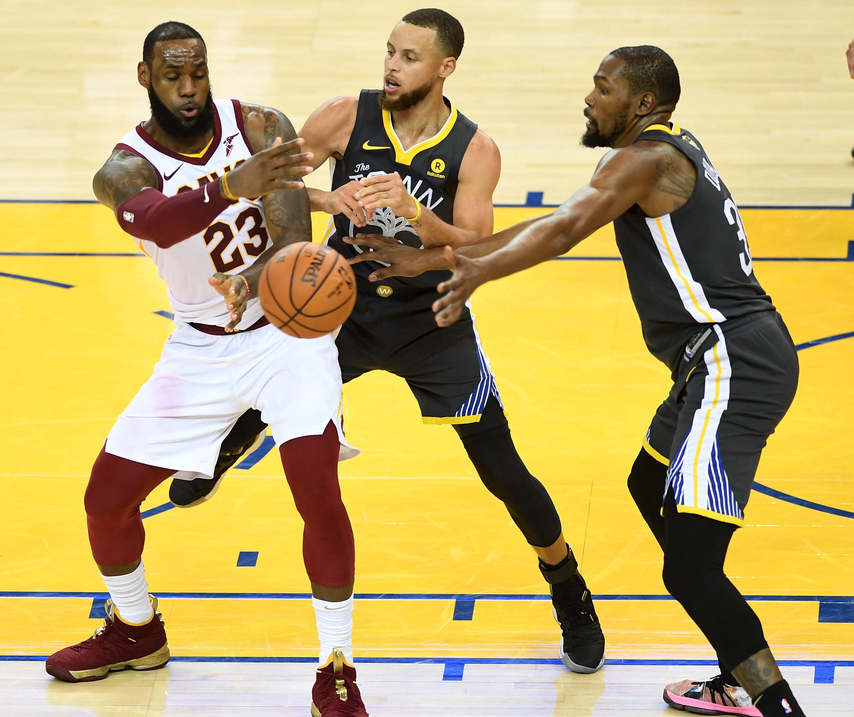 2017nba总决赛第一场(2017nba总决赛第一场 直播吧)  第1张