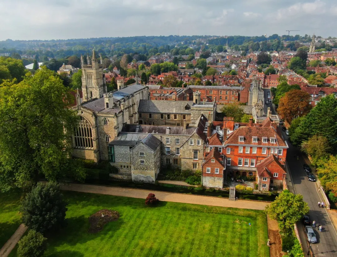 英国十大最差大学(英国十大最差大学介绍)  第2张