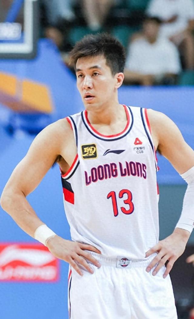 关于郭艾伦22分钟32分的信息  第2张