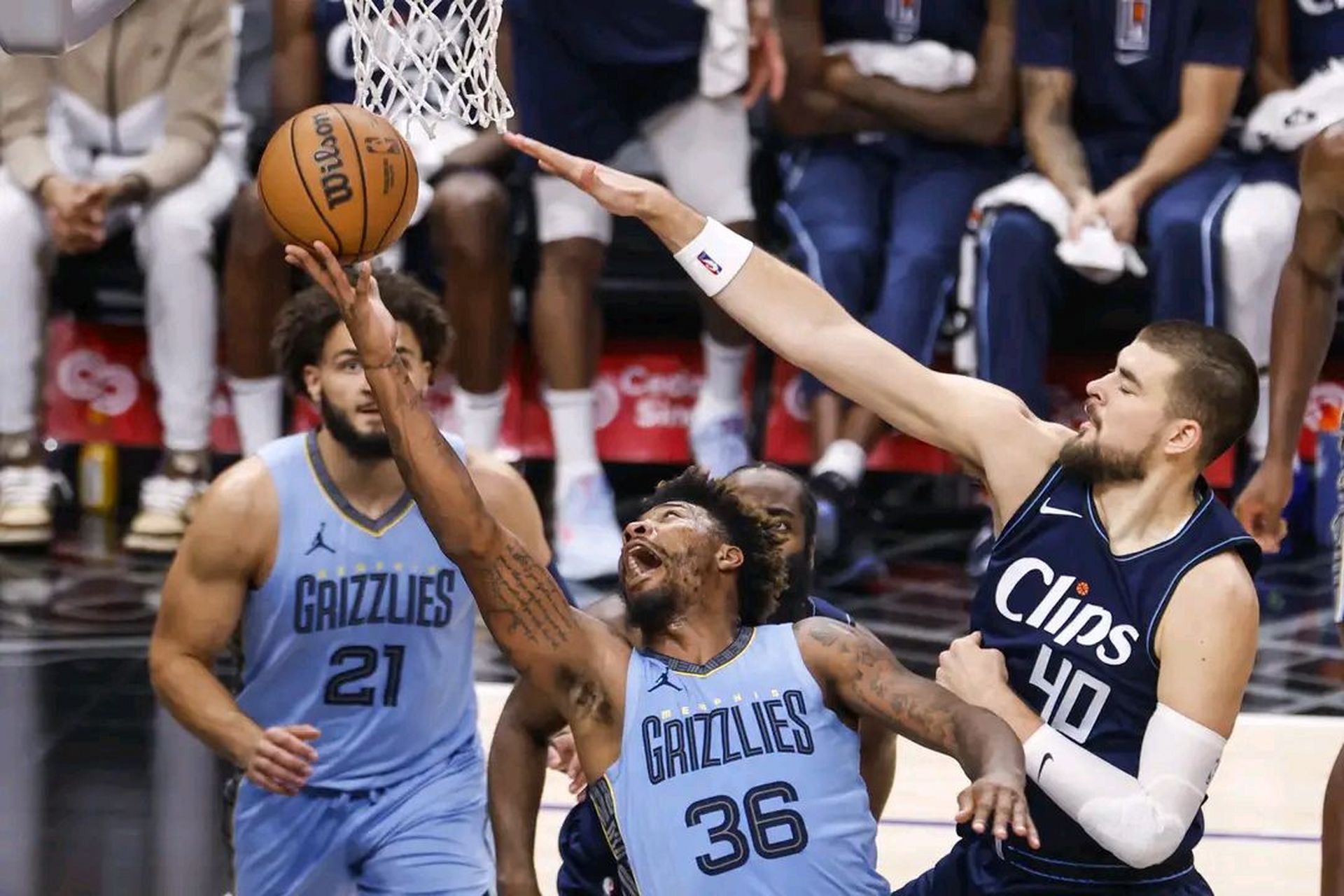 nba今天比赛(nba今天比赛录像回放)  第2张