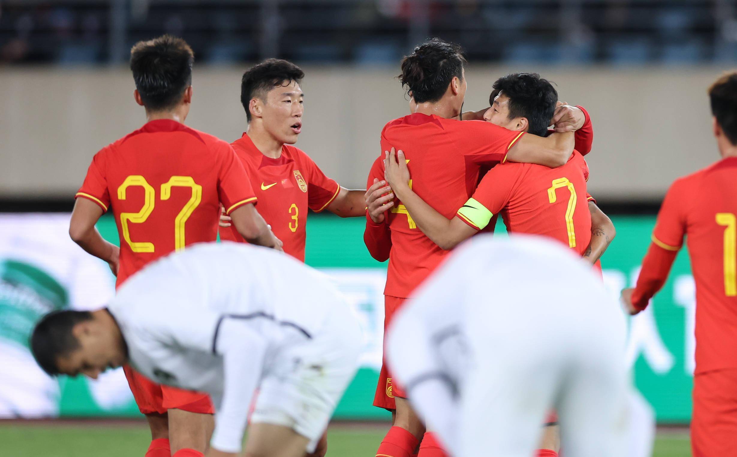 国足今晚迎亚洲杯首战(国足今晚迎亚洲杯首战现场直播视频)  第2张