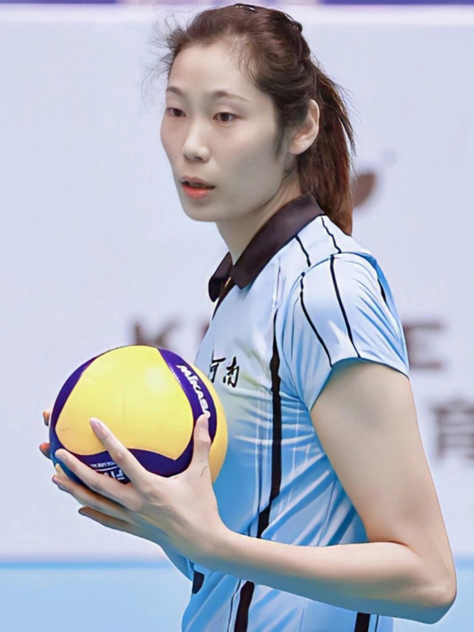 中国女排队长朱婷(中国女排队长朱婷的家人情况)  第1张