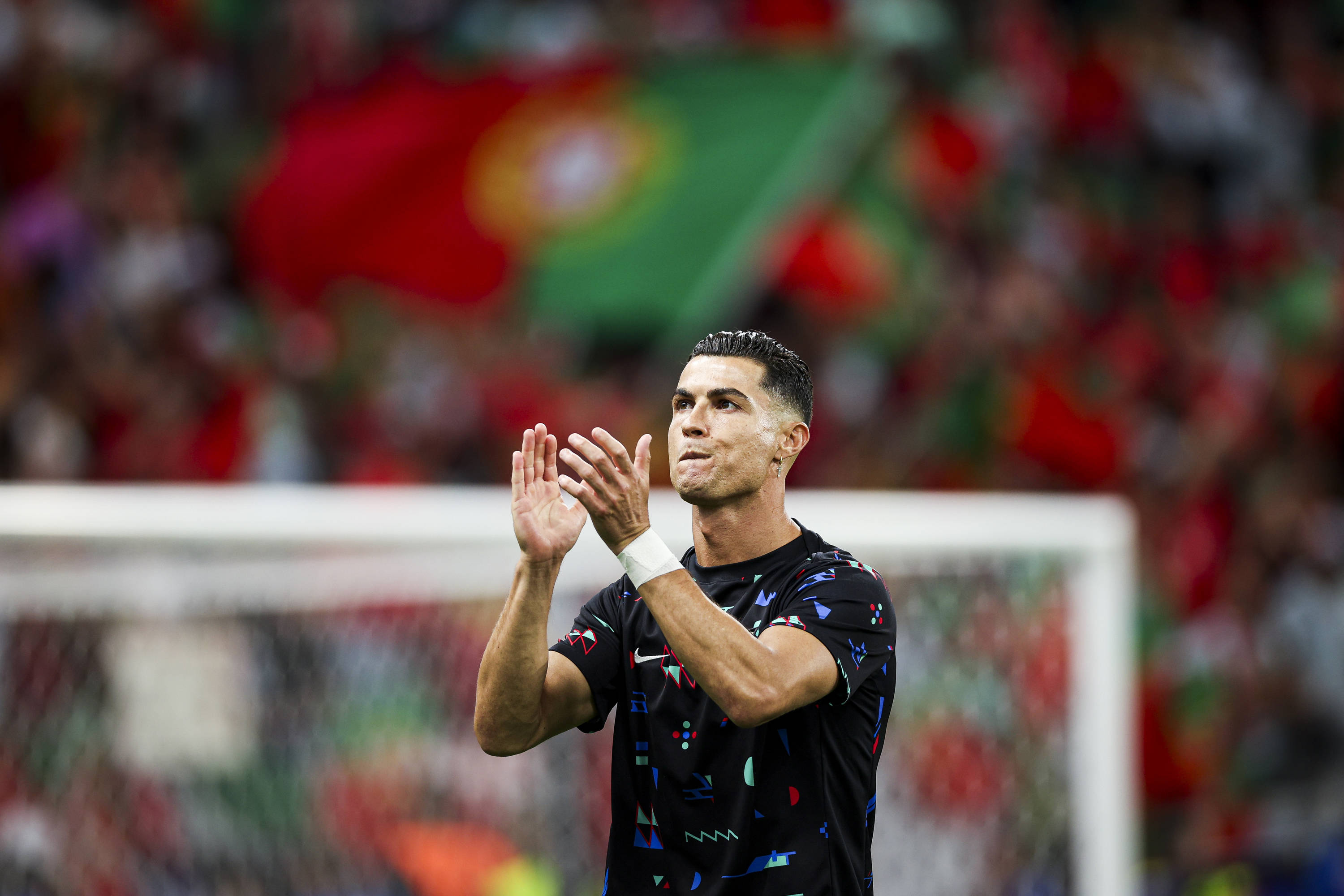 c罗全力冲击2026年世界杯(c罗全力冲击2026年世界杯冠军)  第2张