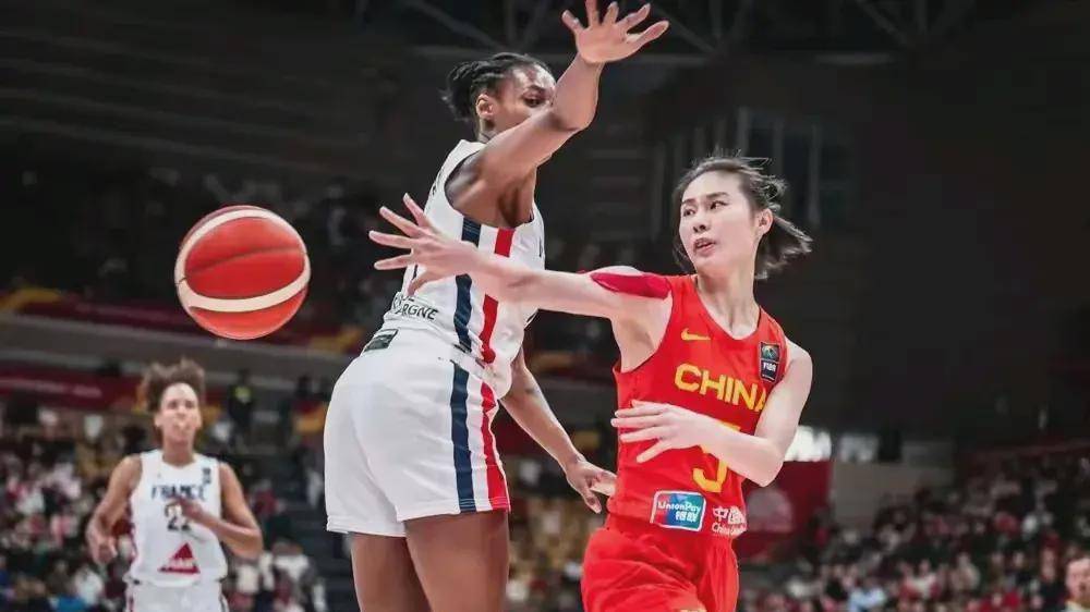 中国女篮vs法国女篮(中国女篮VS法国女篮赛后)  第1张